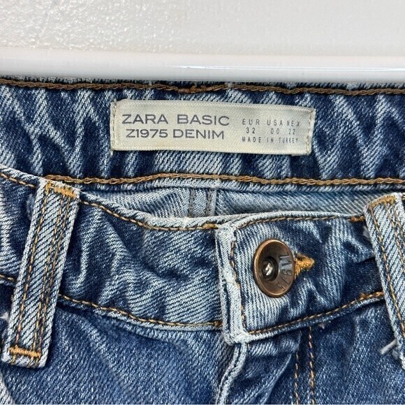 Zara Basic Z1975 Distressed Jeans with Pearls details, Size 00, Blue - Picture 3 of 8